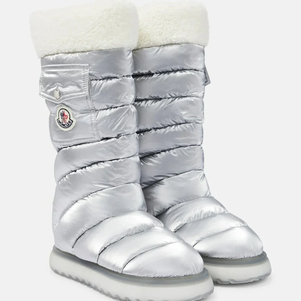Moncler Gaia down snow boots logo-adorned ,snap-buttoned flap pockets Size 37 - Picture 2 of 16